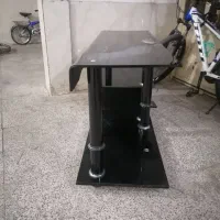 میز تلویزیون شیشهای شیک و سالم|میز تلویزیون|مشهد, کارمندان دوم|دیوار