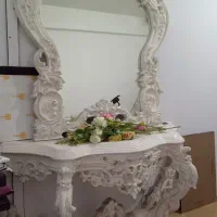 میز و آینه کاملا سالم