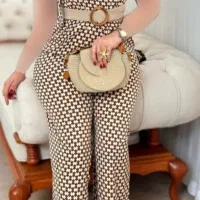 لباس در حد .بخونید