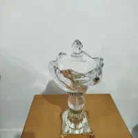 شکلات و شیرینی خوری