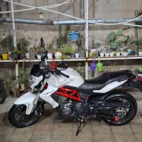 بنلی ۳۰۰ دو سیلندر