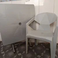 میز و صندلی یک عددکاملا نو