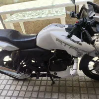 موتور سیکلت آپاچی 180