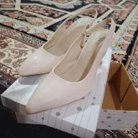 کفش (کاملا نو) سایز ۳۸