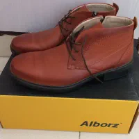 نیم‌ پوت‌ قهوه‌ ایی‌ چرم‌|کیف، کفش، کمربند|آبیک, |دیوار