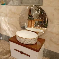 روشویی هنو زنصب نشده چون سرویس کوچک بود