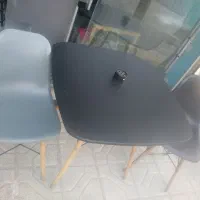 ۳تا میز ۷تا صندلی