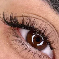 انجام خدمات اکستنشن مژه