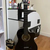 گیتار یاماها رنگ سفید مشکی