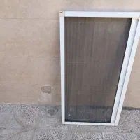 یک عدد توری پنجره