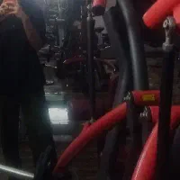 وسایل ورزشی شامل  میز باکس.  کیسه بکس