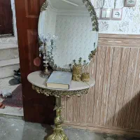 میز سنگی و آینه