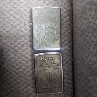 دو عدد فندک زیپو نقره ای و طلایی اورجینال بنزینی