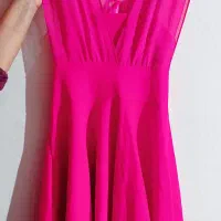 پیراهن مجلسی عروسکی و تیشرت های زنانه