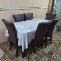 میز ناهارخوری بسیار زیبا در حد نو