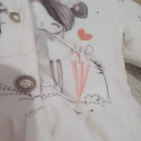 لباس بچگونه نو و کاپشن و حوله