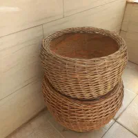 گلدان سفالی بزرگ باحصیر