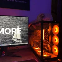 فروس کیس و مانیتور گیمینگ