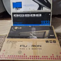 دو عدد مانیتور در حد