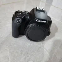 دوربین Canon 250D