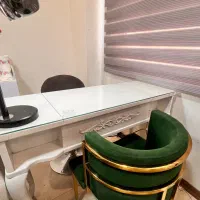 فروش میز و صندلی سالنی جهت کار ناخن|مبلمان خانگی و میز عسلی|تهران, دریا|دیوار