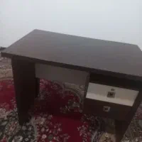 میز کامپیوتر سالم و تمیز