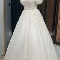 لباس عروس تازه دوخته شده
