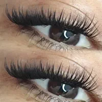 خدمات و آموزش تخصصی مژه و ابرو