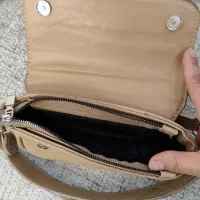 کیف سالم و شیک رنگ کرم و مشکی|کیف، کفش، کمربند|ری, ظهیرآباد|دیوار