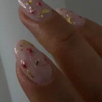 جذب نیرو لاین ناخن