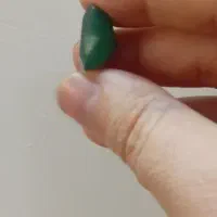 یک عدد زمرد معدنی درشت و خوشرنگ|جواهرات|شیروان (خراسان), |دیوار