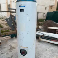 سه عدد آبگرمکن یکی برقی دو تا گازی