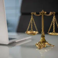 وکیل پایه یک دادگستری(آقا)