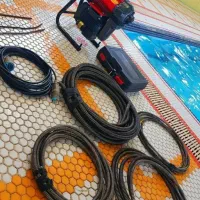 چاه بازکنی کن وتخلیه فاضلاب فنرزدن فنرزنی زن زنی