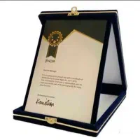 جعبه سازی و ویترین طلا فروشی