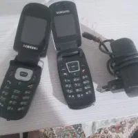 گوشی تاشو سالم با شارژر