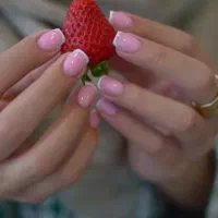 تخفیف ویژه کاشت ناخن و مژه و کراتین ومیکاپ و شنیون|خدمات آرایشگری و زیبایی|رشت, توشیبا|دیوار