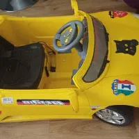 ماشین بازی شارژی تمیز و در حد نو