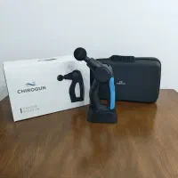 ماساژور تفنگی در حد آکبند