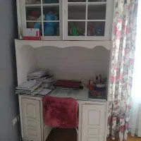 کتابخانه و میز تحریر