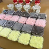 سفارش انواع دسر و کیک های کافه ای پذیرفته میشود.