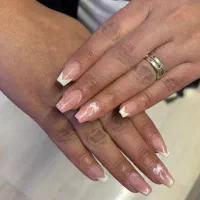 تخفیف ویژه خدمات ناخن