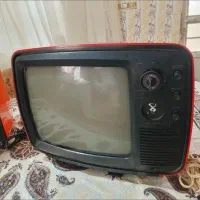 دو عدد تلویزیون