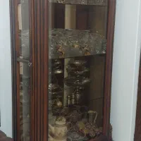 ویترین چوب و شیشه منبت کاری