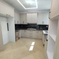 ۱۳۰متر ۳خواب نوساز / بلوار فردوس / سالن پرده خور