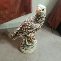 مجسمه عقاب