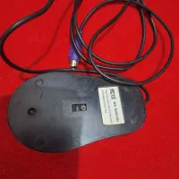 موس و هدفون