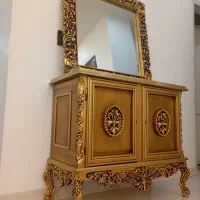 آیینه و کنسول