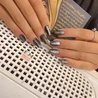 ناخن و شنیون