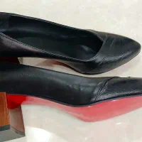 کفش سایز ۴۰ کوچک پا مناسب ۳۹ هم هست